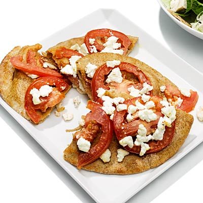 tomato-feta-pizza