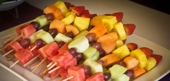 smartmag-featured-image-weight-loss-recipes-fruit-kebabs