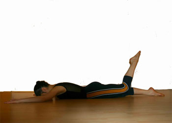 pilates-exercises-single-leg-kick-backs-1