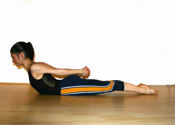 pilates-exercises-double-leg-kick-variation-2