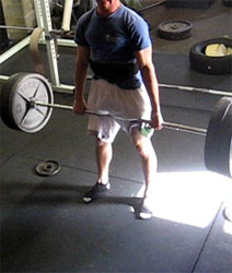 deadlifts-heavy-gym