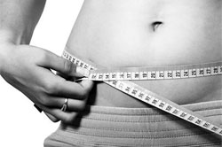 measure-body-fat-stomach