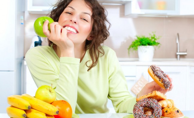Simple choices you can make for lasting WEIGHT LOSS (© Subbotina Anna - Fotolia.com)