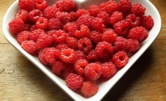 raspberries-215858_1280_detail.jpg