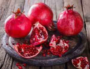 10 health benefits of drinking pomegranate juice