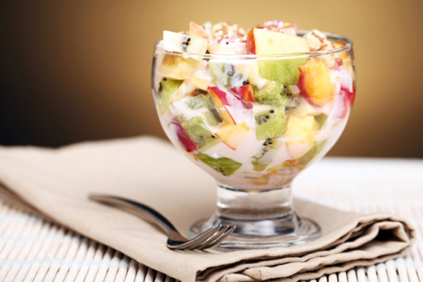 fruit salad with yogurt dressing