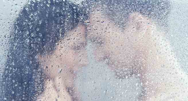 Fitness - couple in shower-THS